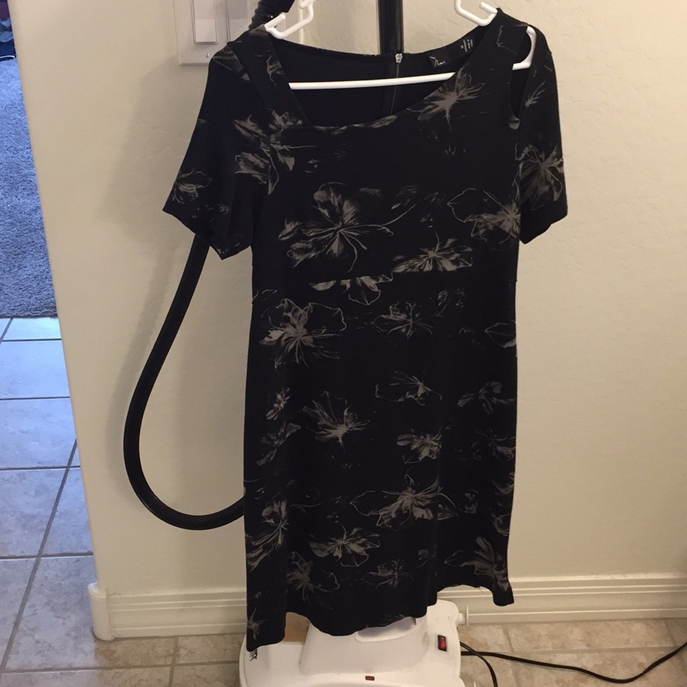 Black floral maternity dress